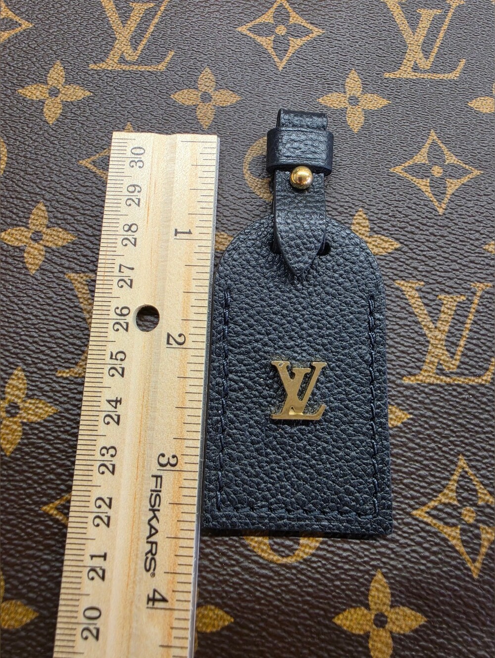 Louis Vuitton Black Leather Name Tag with Gold LV Accent - Picture 6 of 7